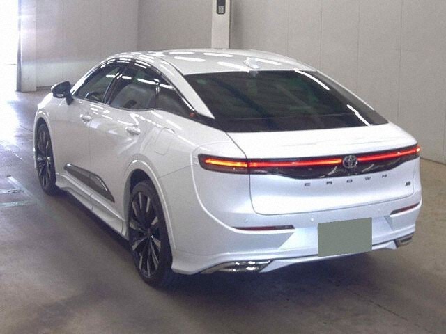 TOYOTA CROWN Crossover