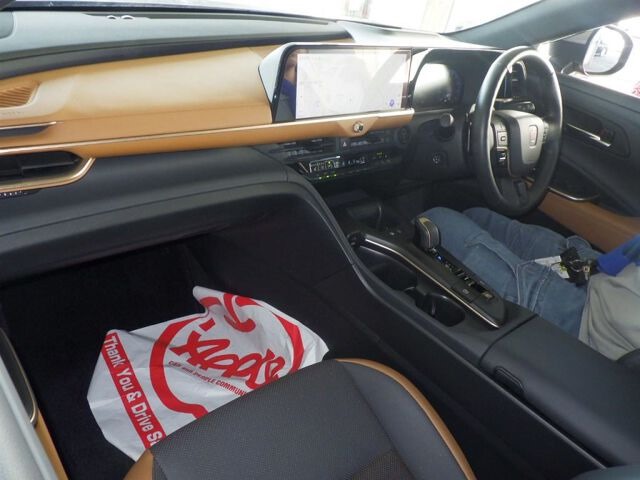 TOYOTA CROWN Crossover