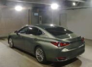 𝐋𝐄𝐗𝐔𝐒 𝐄𝐒 𝟑𝟎𝟎𝐇 𝐕𝐞𝐫𝐬𝐢𝐨𝐧 𝐋 𝟐𝟎𝟐𝟎 𝐒𝐮𝐧𝐥𝐢𝐭 𝐆𝐫𝐞𝐞𝐧