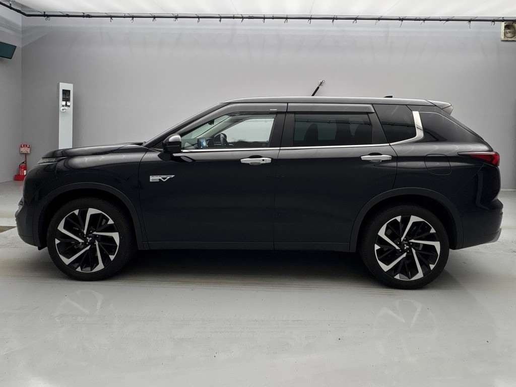 MITSUBISHI OUTLANDER PHEV