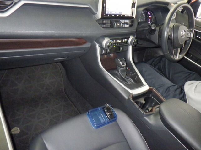 𝐓𝐎𝐘𝐎𝐓𝐀 𝐑𝐀𝐕𝟒 𝟐𝟎𝟐𝟎