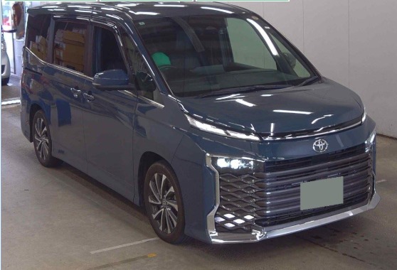 TOYOTA VOXY
